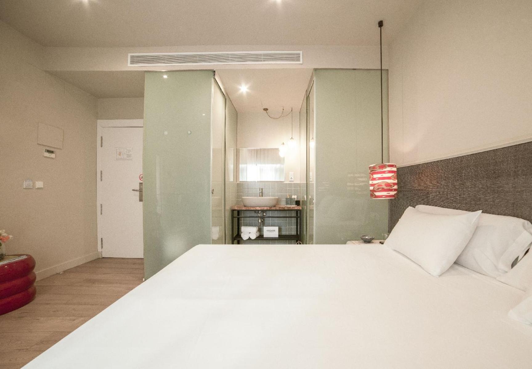 The Corner House 3*